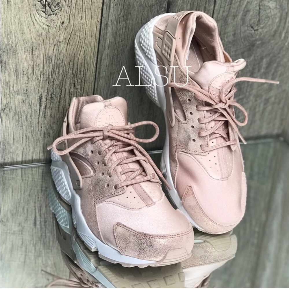 Nike Huarache Run Particle Beige Peach W AUTHENTIC - Picture 2 of 8